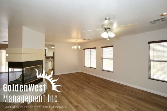 Foto del edificio - 4Bdm 2.5 Ba stunning home in Encanto Caver...