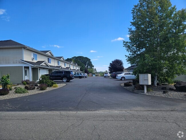 Building Photo - 119 Newaukum Golf Dr