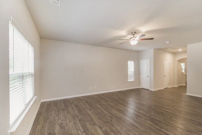 Building Photo - 3018 Hubbard Rd