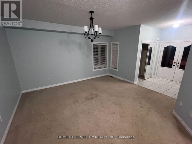 Building Photo - 473 Tansley St