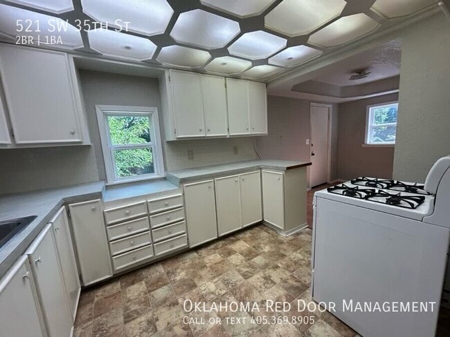 Foto del edificio - 521 SW 35th St