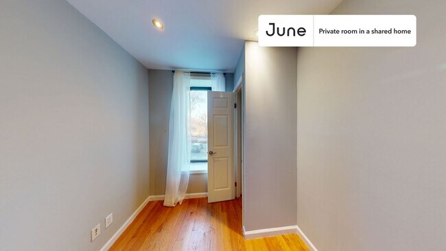 Foto del edificio - Room in Shared 4 bed/2 bath home
