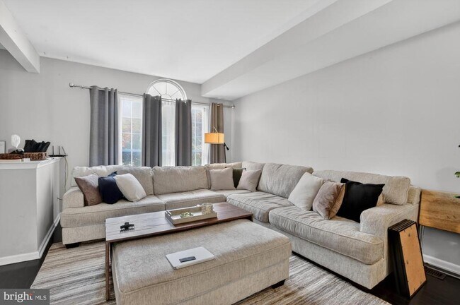 Foto del edificio - 313 Sage Ln