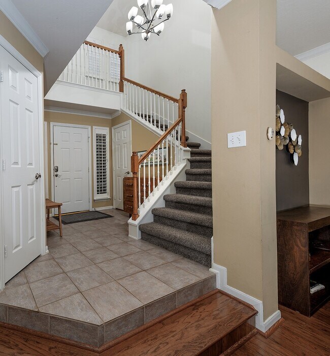 Foto del edificio - 110 N Valley Oaks Cir