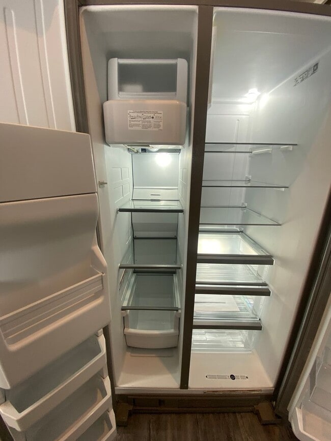 Building Photo - 3 BEDROOM/2 BATHROOM (1,397 sq feet) ~ New...