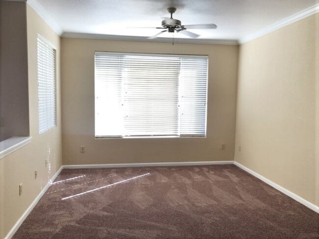 Building Photo - Spacious 1 Bedroom Condo in North Central Phoenix!
