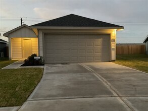 Building Photo - 6235 Scarlet Halo Ln