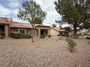 Building Photo - 10101 Hemet Dr