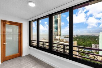Building Photo - 2333 Brickell Ave