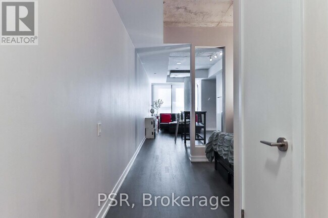 Photo du bâtiment - 560 King St W