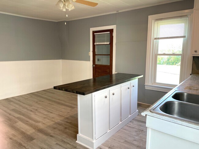 Kitchen - 520 Main St