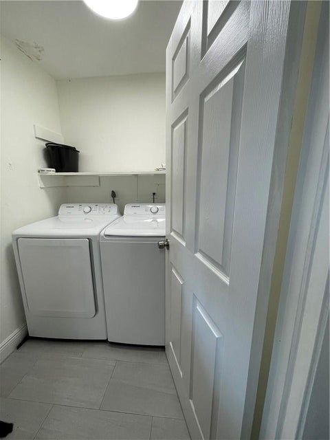 Building Photo - 4174 SW 51st St