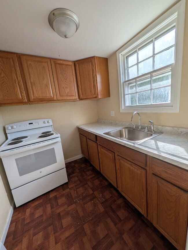 Building Photo - 81 Sylvan Ave
