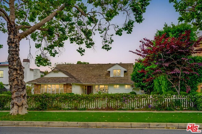 Foto del edificio - 713 Walden Dr
