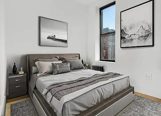 Foto del edificio - 326 E 35th St