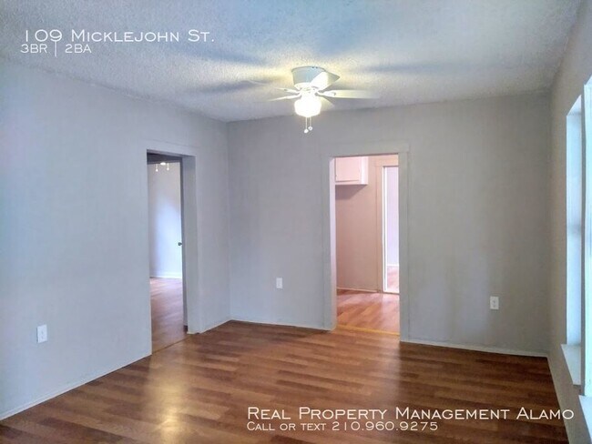 Foto del edificio - 109 Micklejohn St