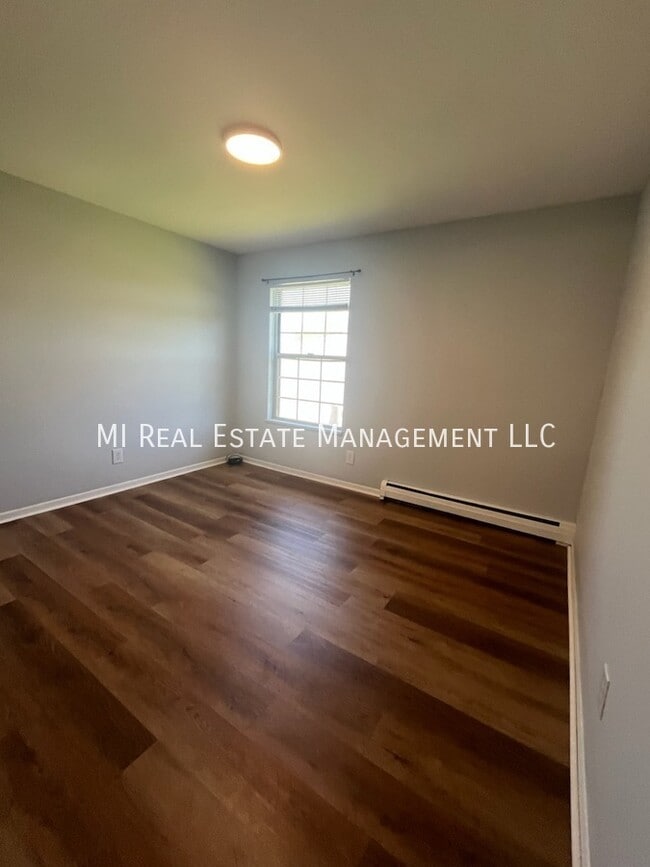 Building Photo - 326 Stratford Way