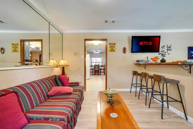 Foto del edificio - 6100 Price Dr