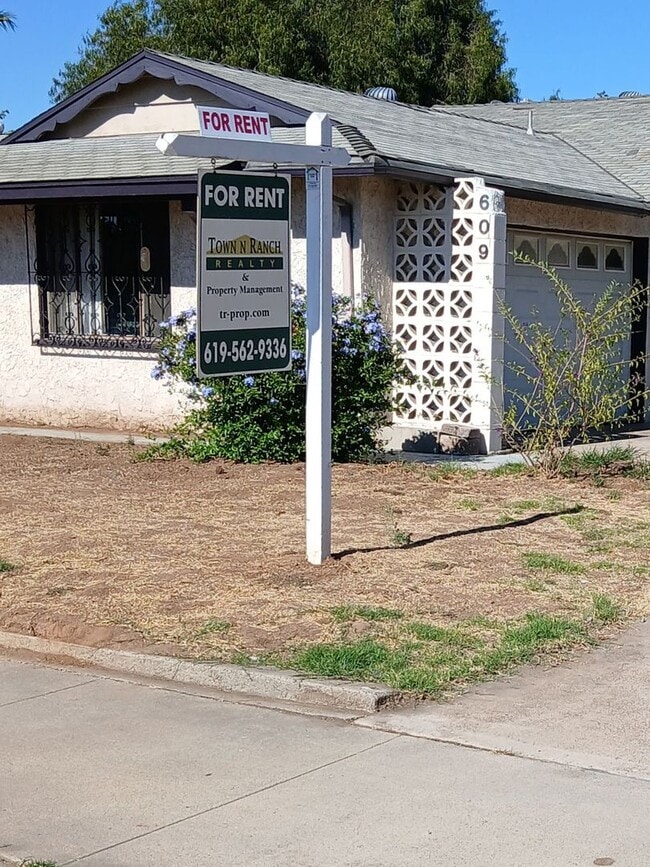 Building Photo - Single Level Home in Great Area!