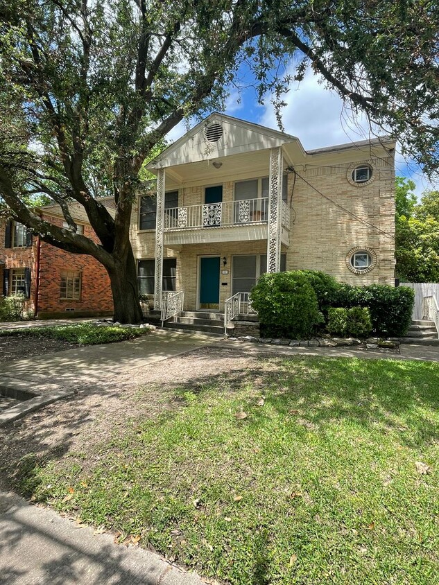 Primary Photo - 2 bedroom half duplex in Altadena