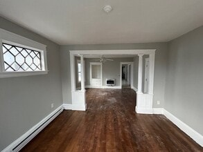 Building Photo - 19 Henchman St