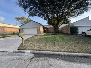 Building Photo - 16026 Bear Hill Dr