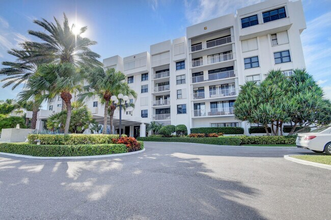 Building Photo - 2860 S Ocean Blvd