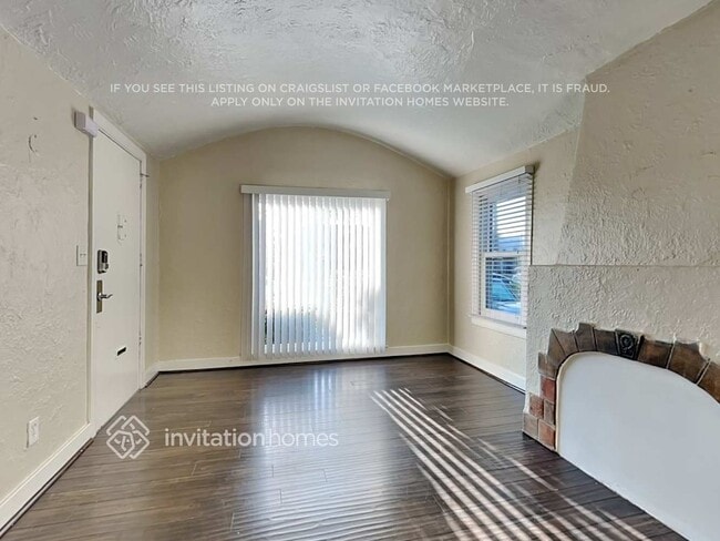 Building Photo - 6046 6th Ave