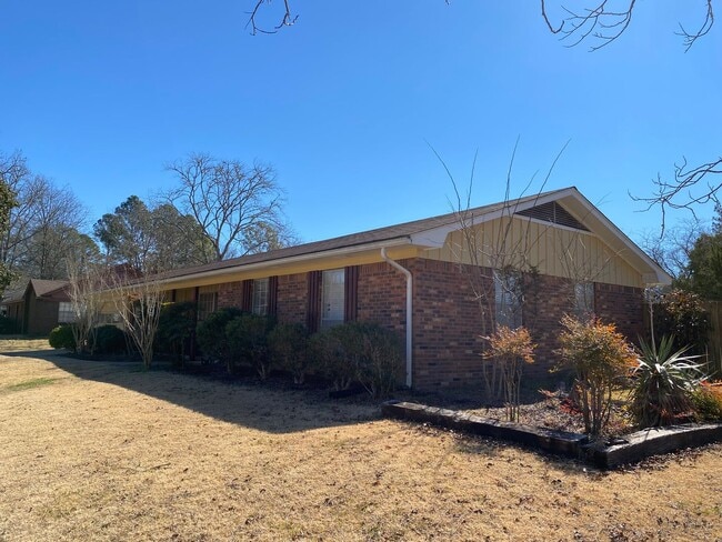 Foto del edificio - 5 BR 3 full BA House