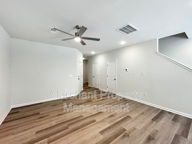 Foto del edificio - 119 Stoneview Way