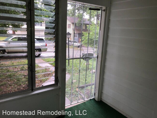 Foto del edificio - 3 br, 1 bath House - 1336 E. 82nd Street