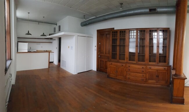 Building Photo - 1915 S Halsted St