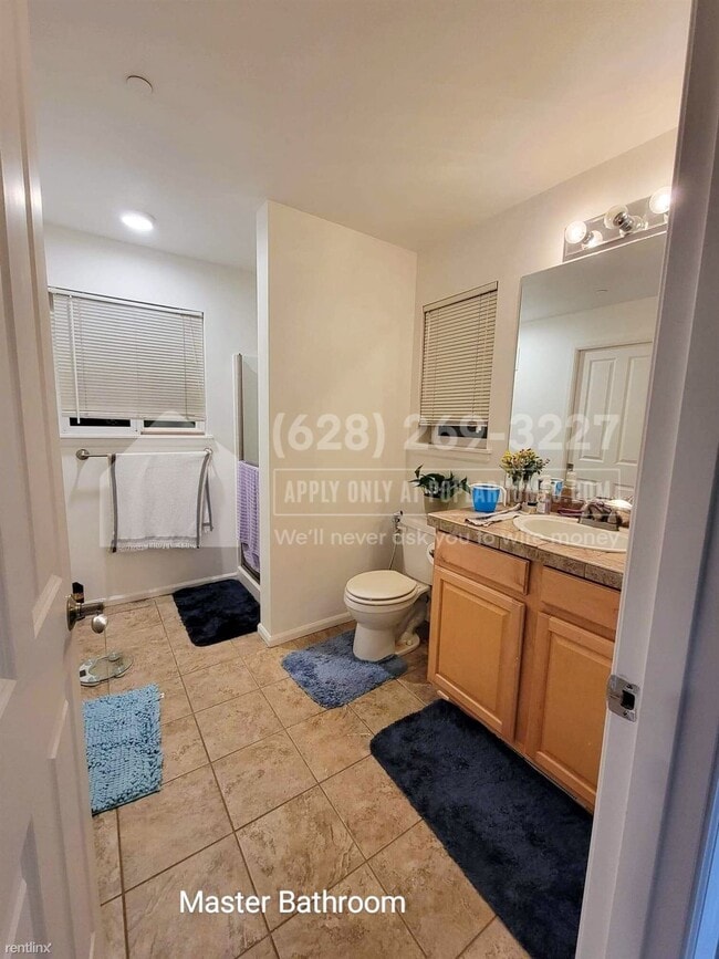 Building Photo - 3 br, 2 bath Condo - 11312 124th Avenue No...