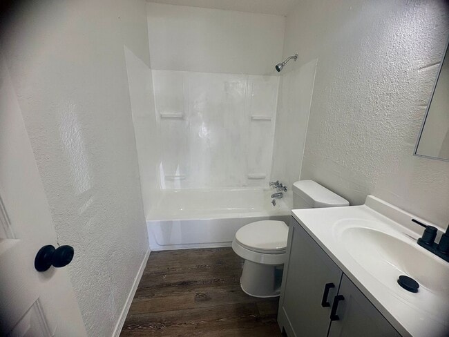 Foto del edificio - Three bedroom home in S.W. OKC