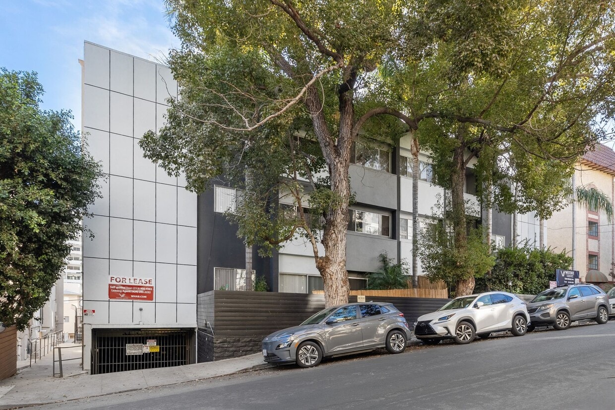 Primary Photo - 7244 Hillside Ave