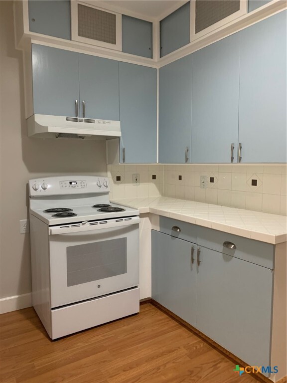 Foto del edificio - 613 N Cherry St