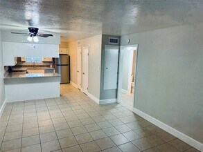 Building Photo - 501 Waco St