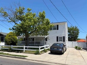 Building Photo - 415 N Harvard Ave