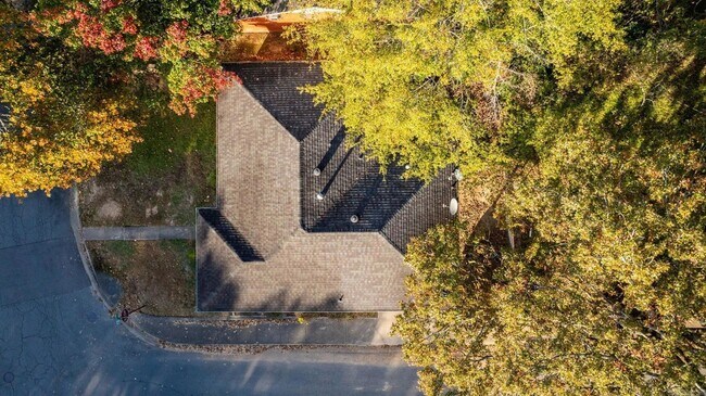 Foto del edificio - 7400 L St