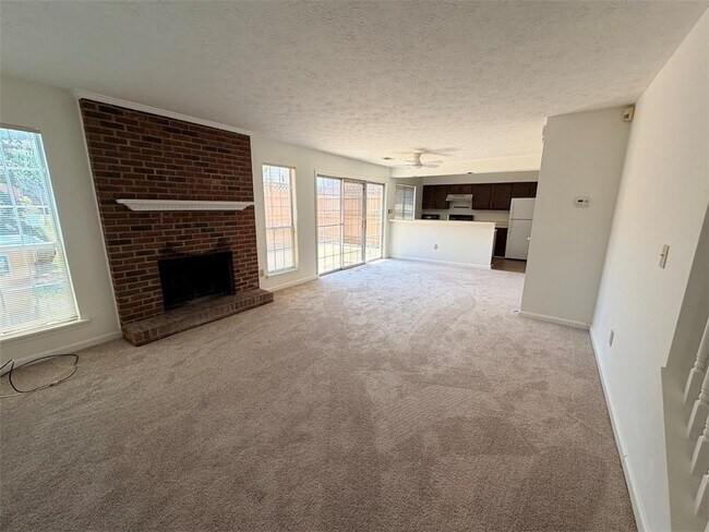 Foto del edificio - 5556 Clover Rise Ln