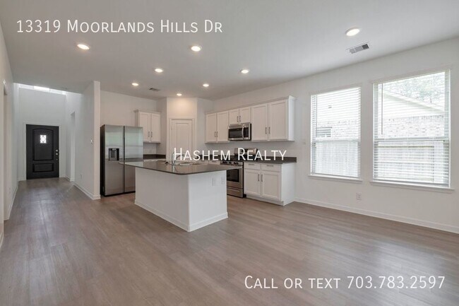 Building Photo - Welcome to your dream home!