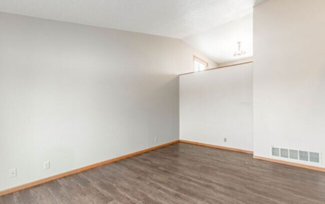 Foto del edificio - 1121 Range View Cir