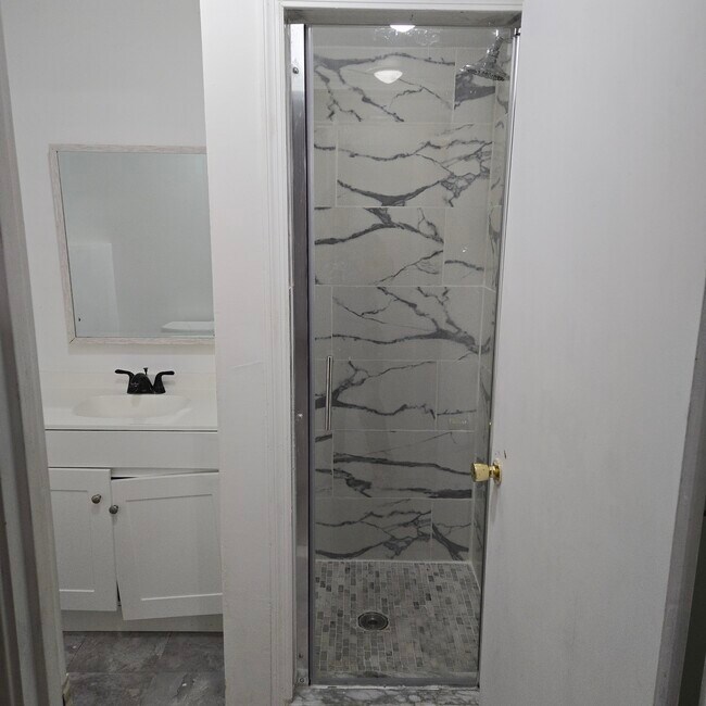 Shower - 225 Langdon St