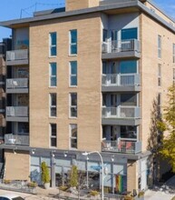 Building Photo - 3301 N Sheffield Ave