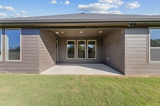 Building Photo - 2106 Briarwood Dr