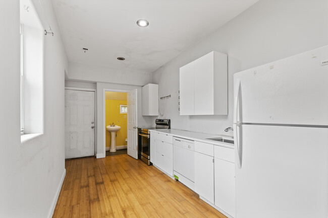 Building Photo - 1302 N Dover St