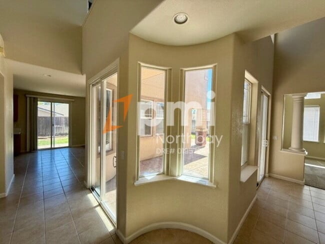 Building Photo - 869 Emerald Hills Cir