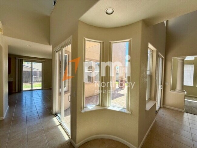 Foto del edificio - 869 Emerald Hills Cir