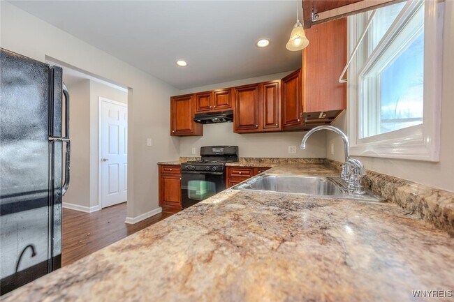 Building Photo - 3582 Upper Mountain Rd