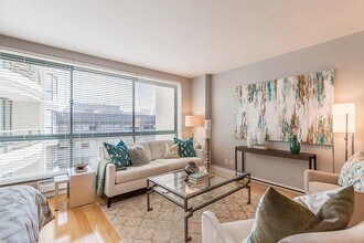 Building Photo - 300 3rd St